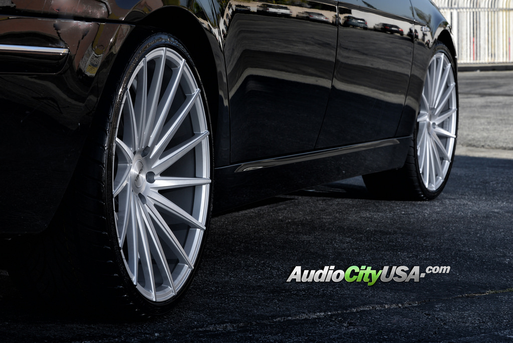 2007 BMW 750 photo
