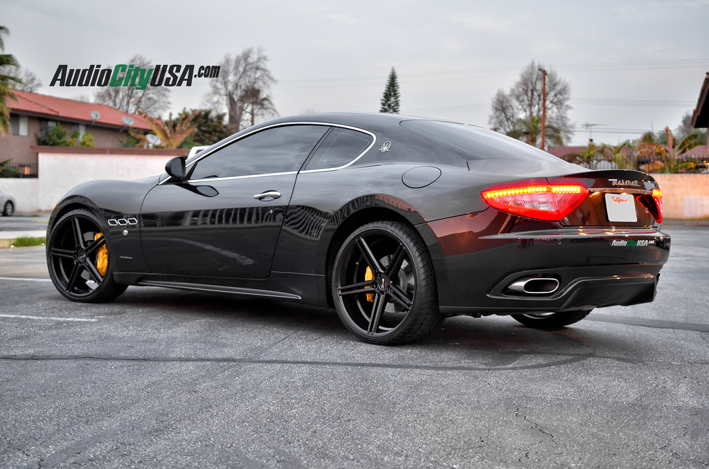 2010 Maserati GranTurismo photo