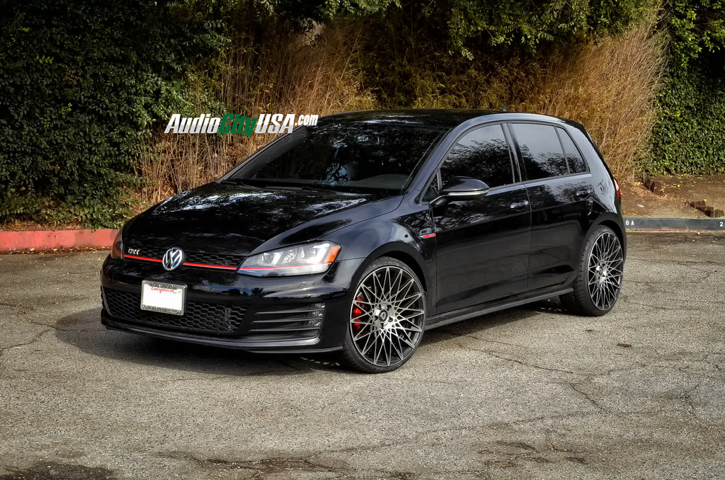 2014 Volkswagen GTI photo