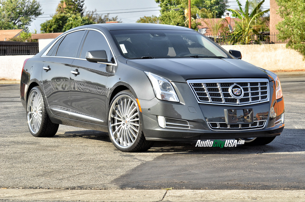 2014 Cadillac XTS photo