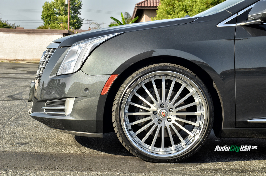2014 Cadillac XTS photo