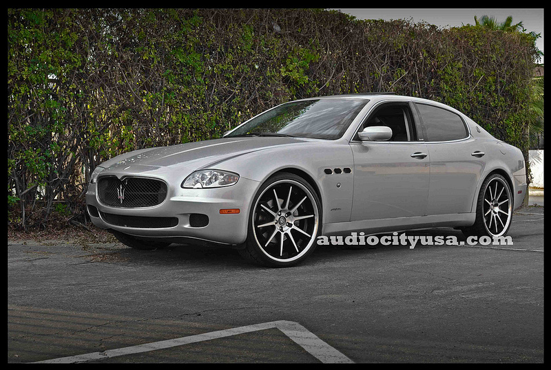 2010 Maserati Quattroporte photo
