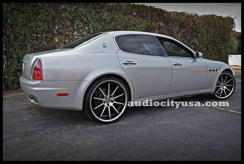 2010 Maserati Quattroporte photo