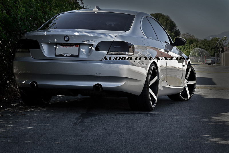 2011 BMW 335 photo