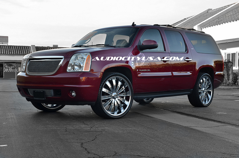2013 GMC Yukon XL 1500 photo