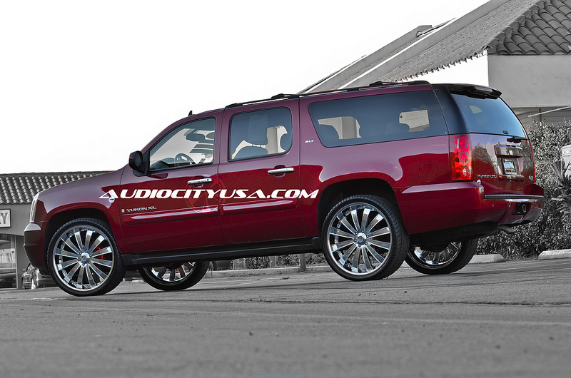 2013 GMC Yukon XL 1500 photo