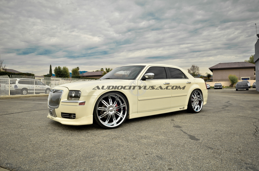 2013 Chrysler 300 photo