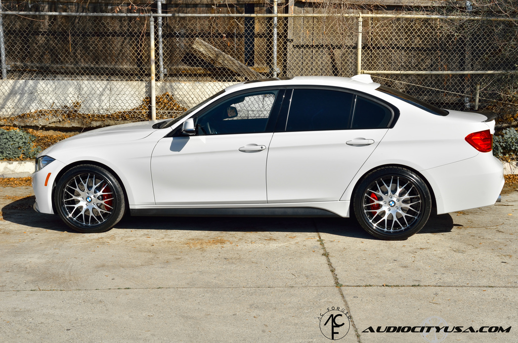 2013 BMW 335 photo
