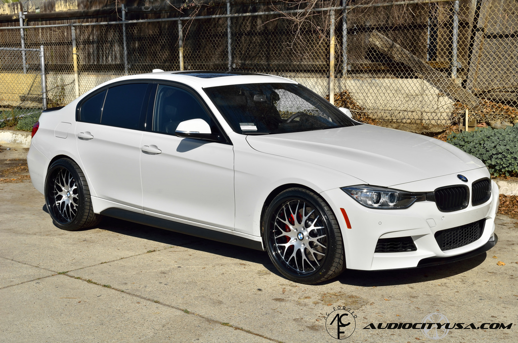 2013 BMW 335 photo