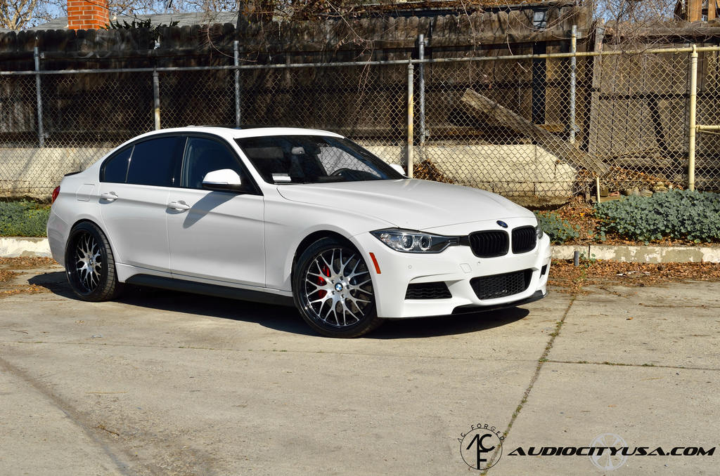 2013 BMW 335 photo
