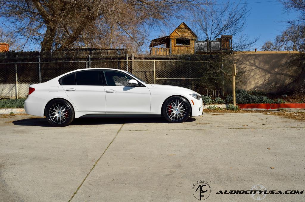 2013 BMW 335 photo