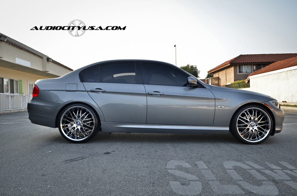 2011 BMW 328 photo