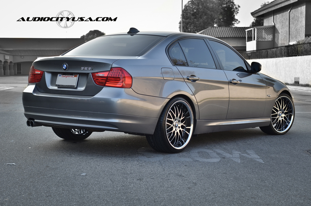 2011 BMW 328 photo