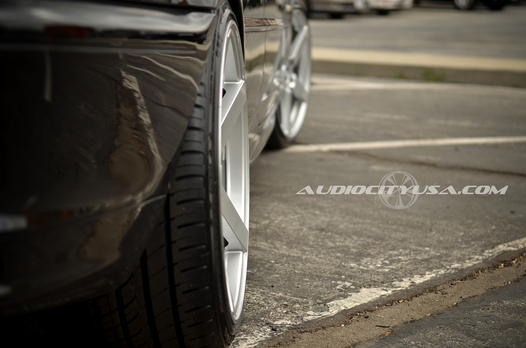 2002 BMW 325 photo