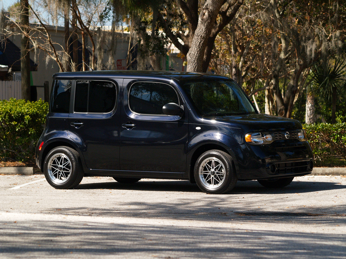 2011 Nissan Cube photo