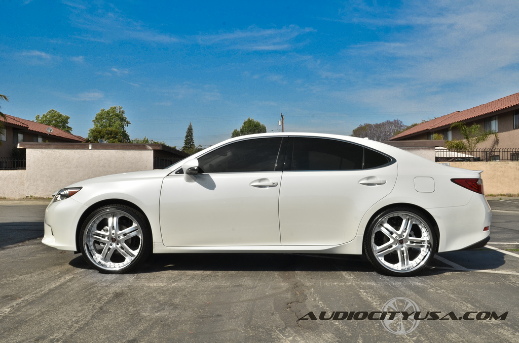 2013 Lexus ES 350 photo