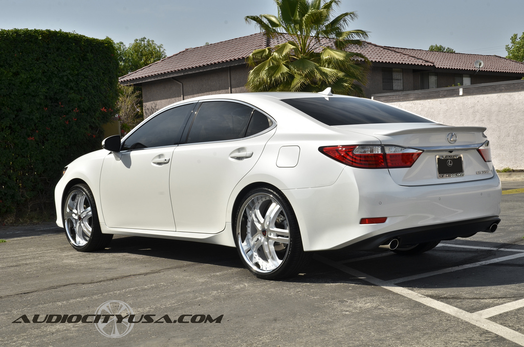 2013 Lexus ES 350 photo