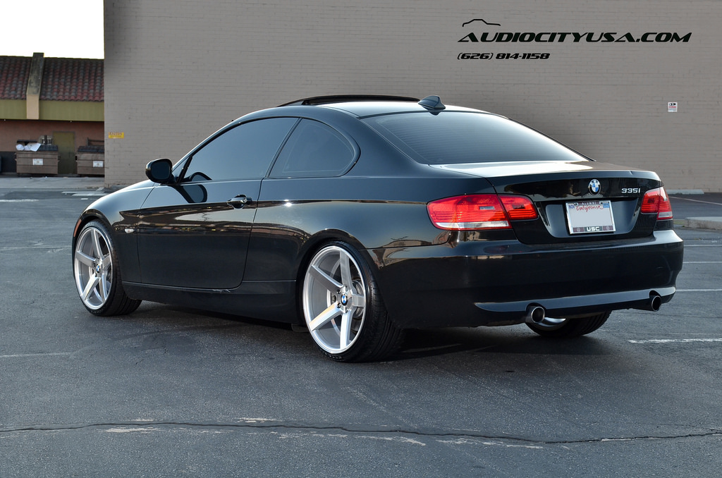 2010 BMW 335 photo