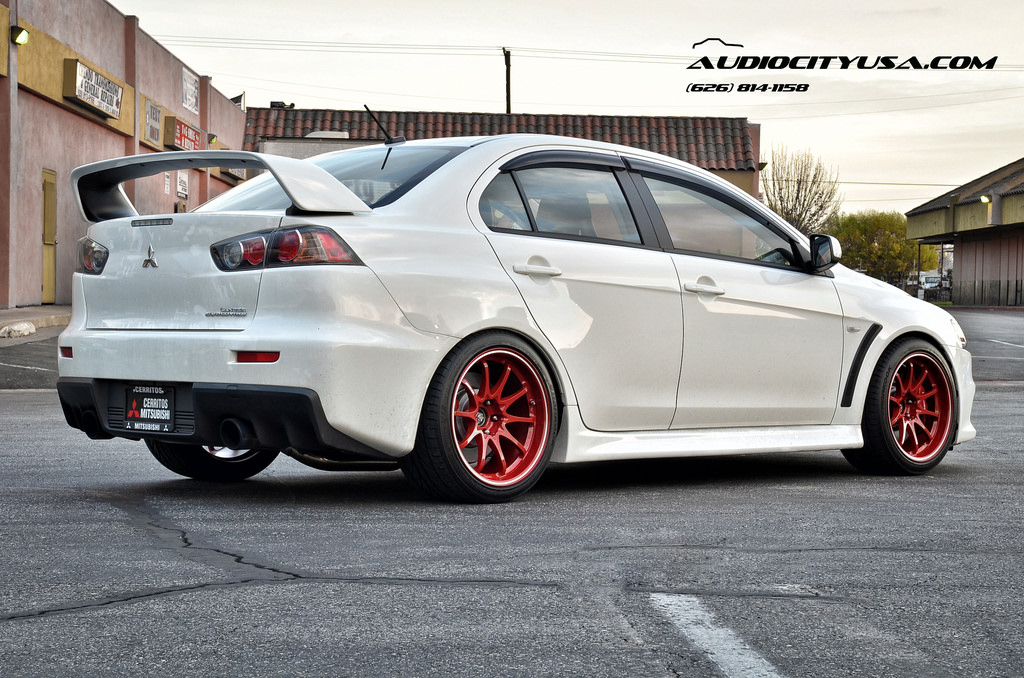 2014 Mitsubishi Lancer Evolution photo