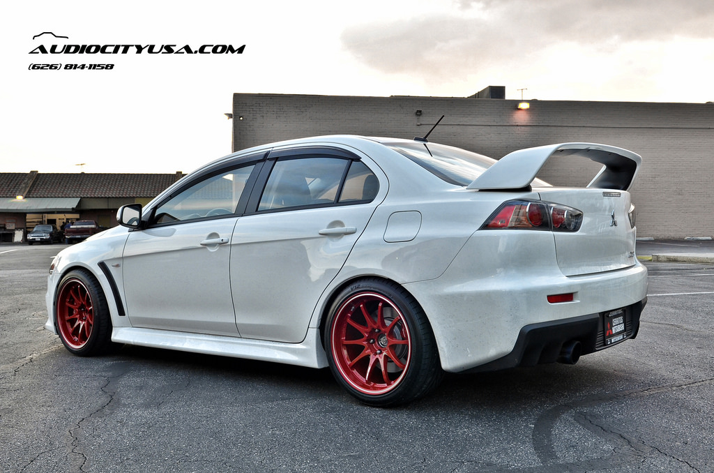 2014 Mitsubishi Lancer Evolution photo