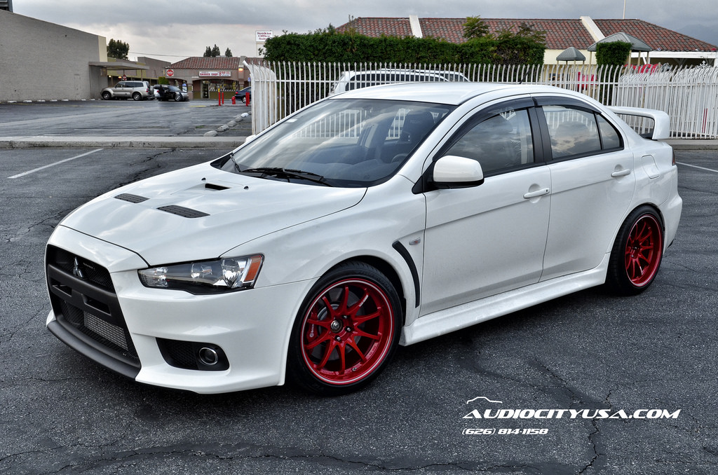 2014 Mitsubishi Lancer Evolution photo