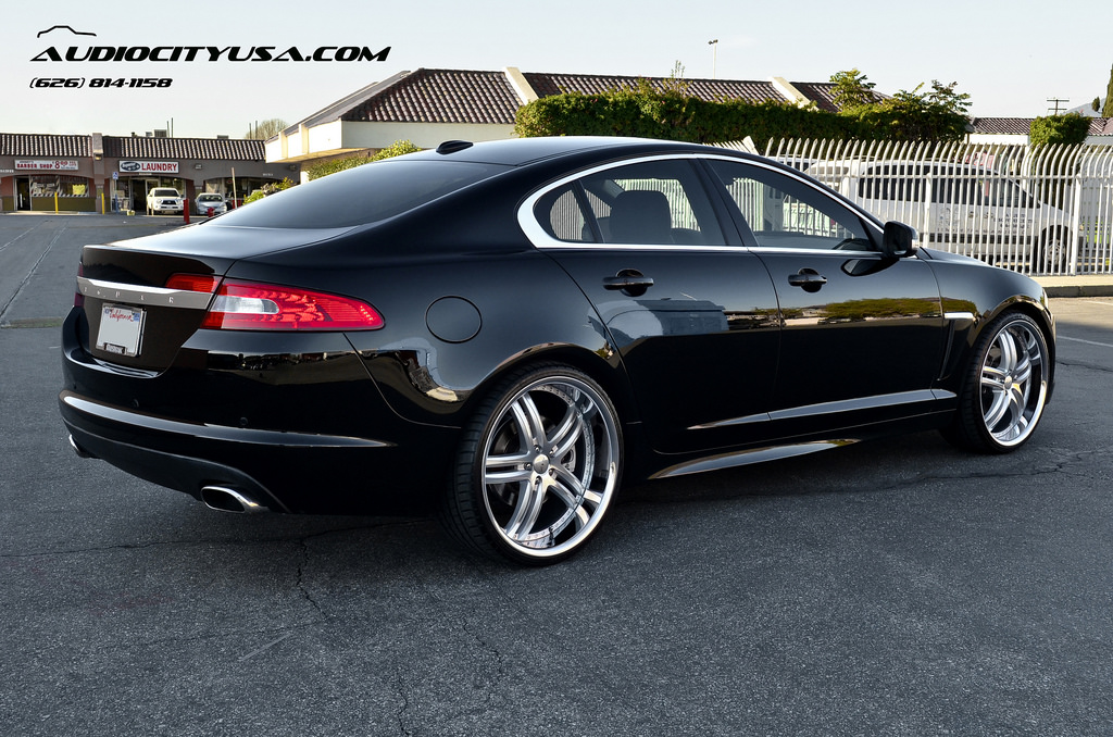 2012 Jaguar XF photo