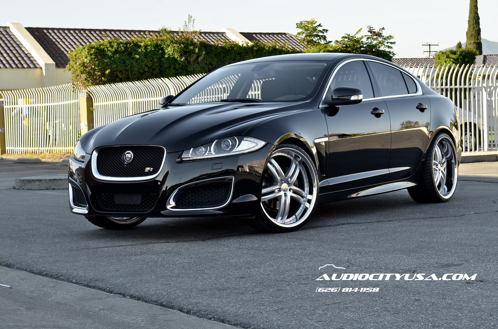 2012 Jaguar XF photo