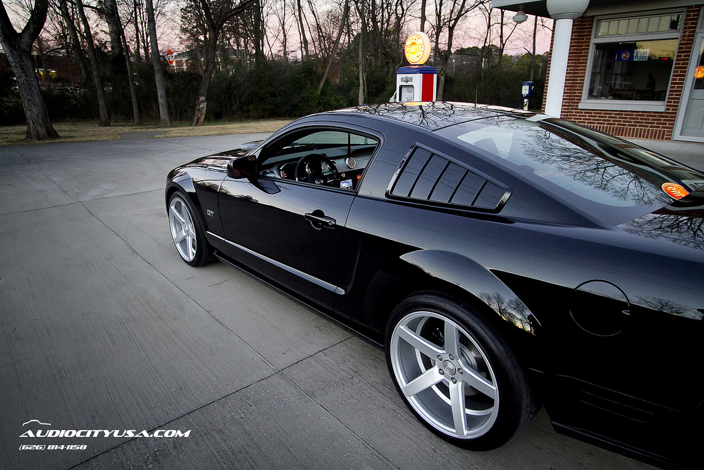 2007 Ford Mustang photo