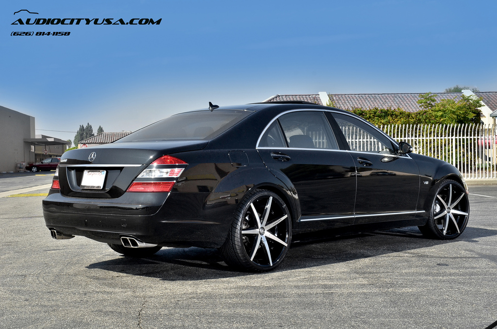 2009 Mercedes-Benz S-Class photo