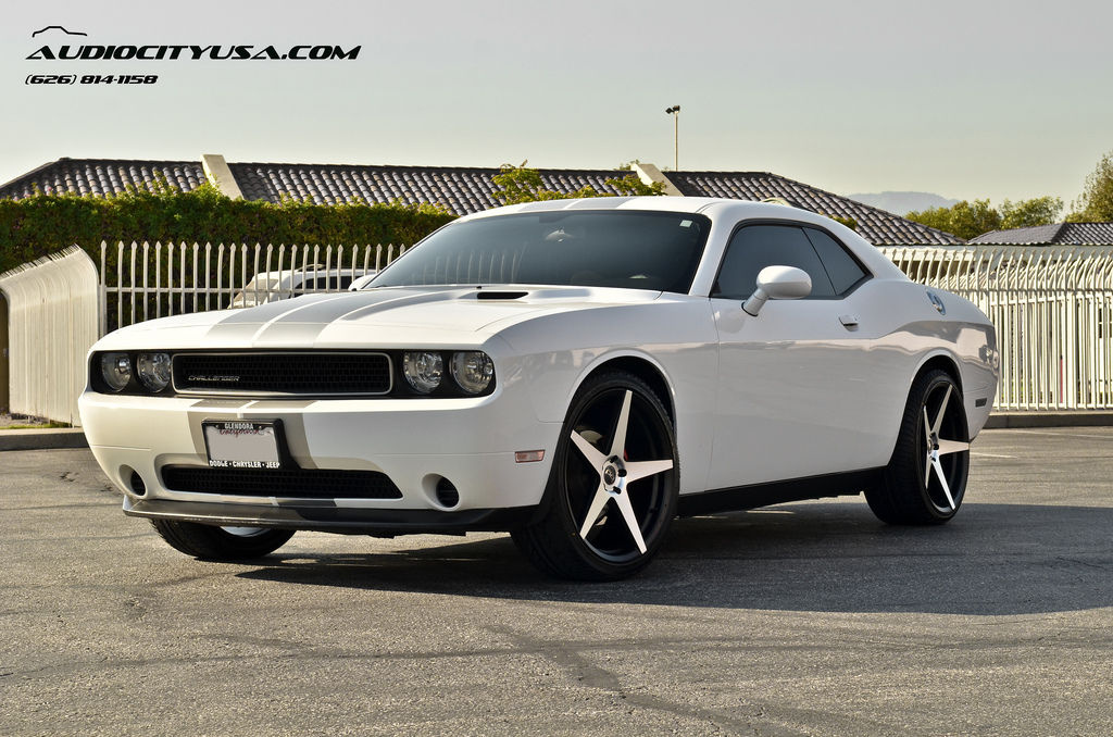2012 Dodge Challenger photo