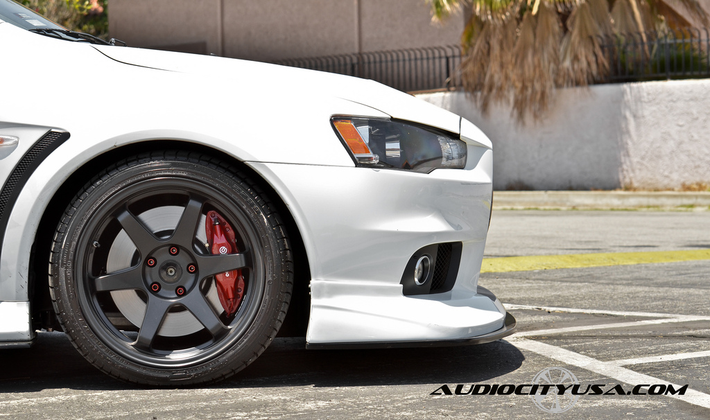 2013 Mitsubishi Lancer Evolution photo
