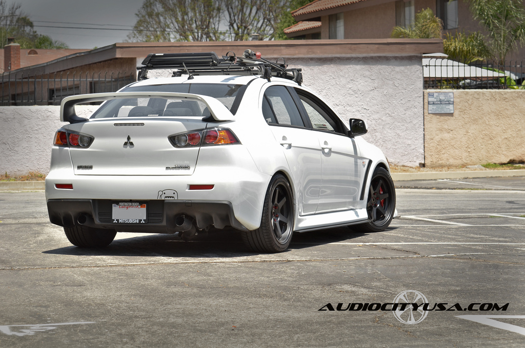 2013 Mitsubishi Lancer Evolution photo