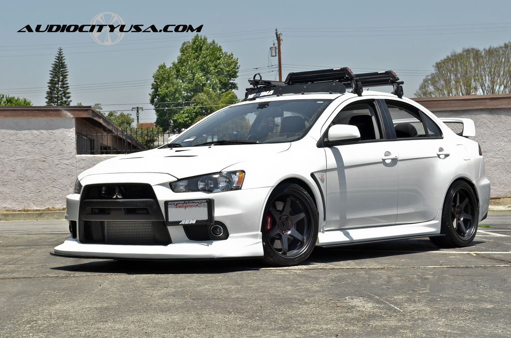 2013 Mitsubishi Lancer Evolution photo