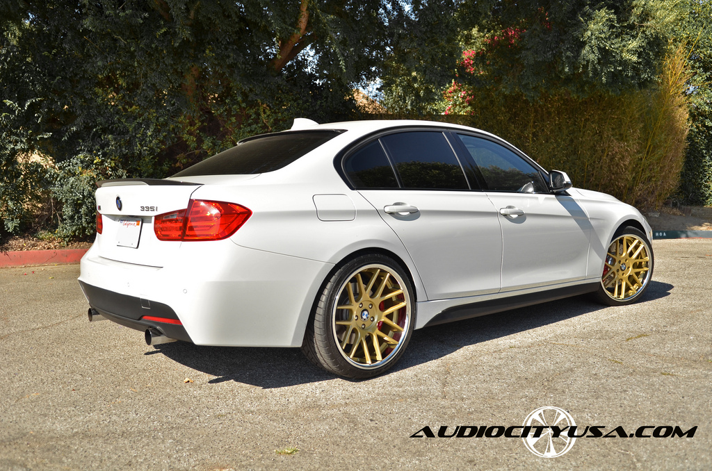 2013 BMW 335 photo