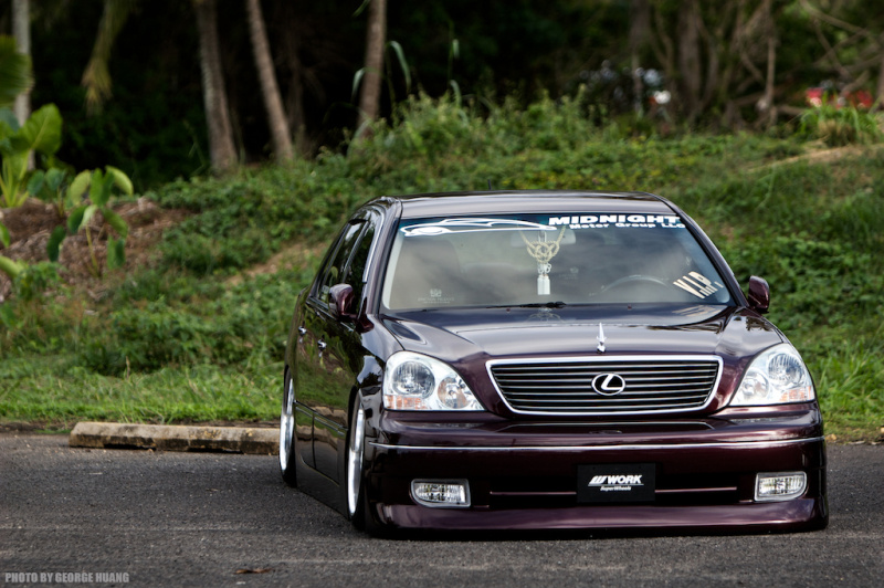 2001 Lexus LS 430 photo