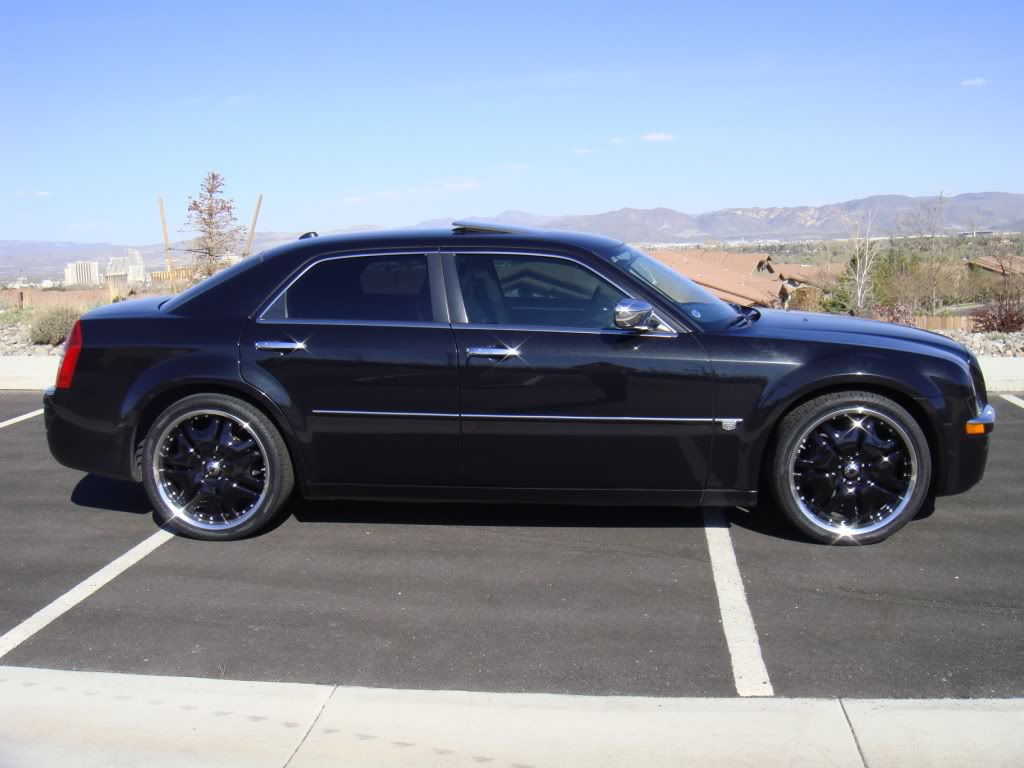 2011 Chrysler 300C photo