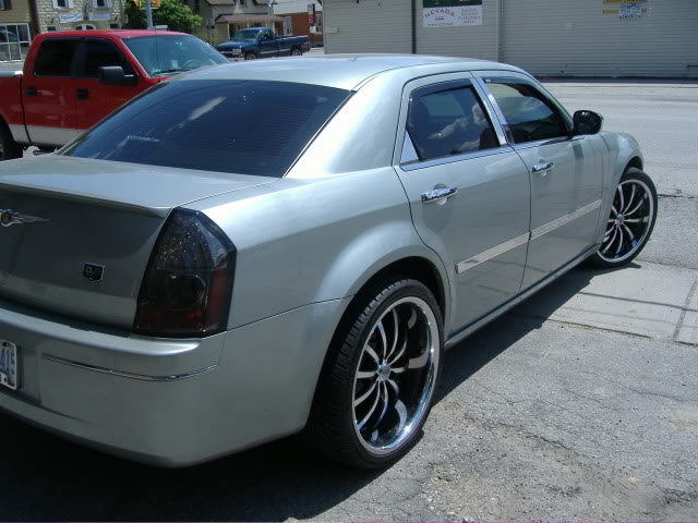 2005 Chrysler 300C photo