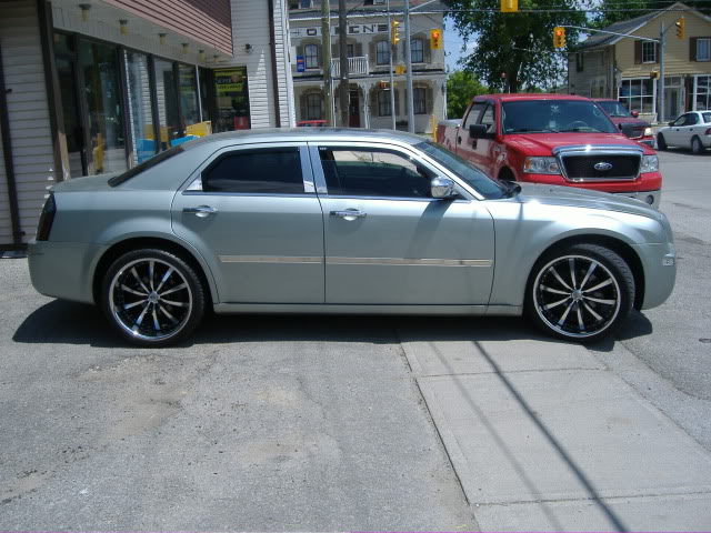 2005 Chrysler 300C photo