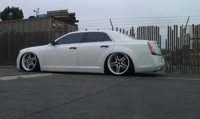 2011 Chrysler 300C photo