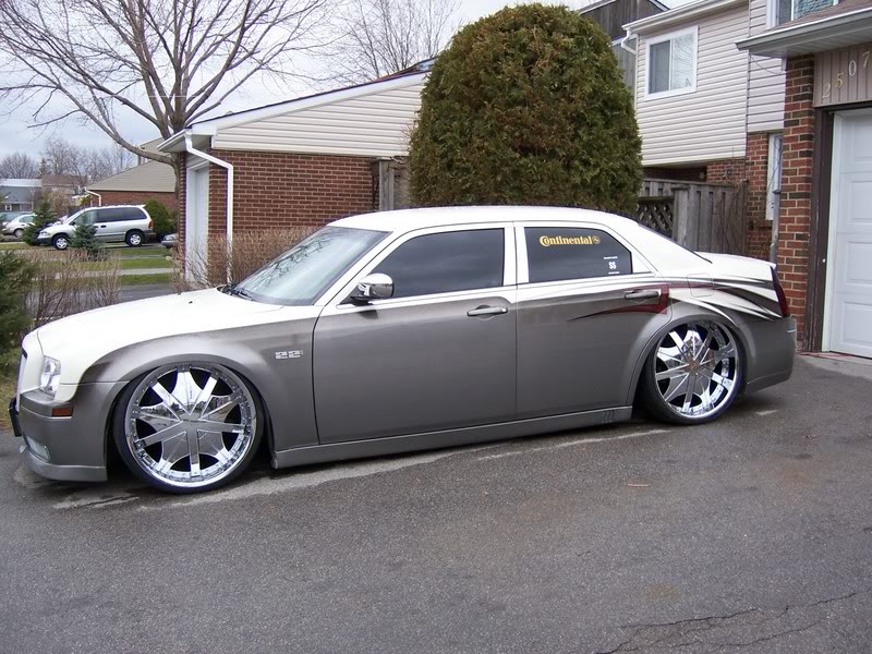 2005 Chrysler 300 photo