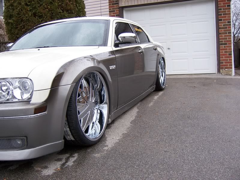 2005 Chrysler 300 photo