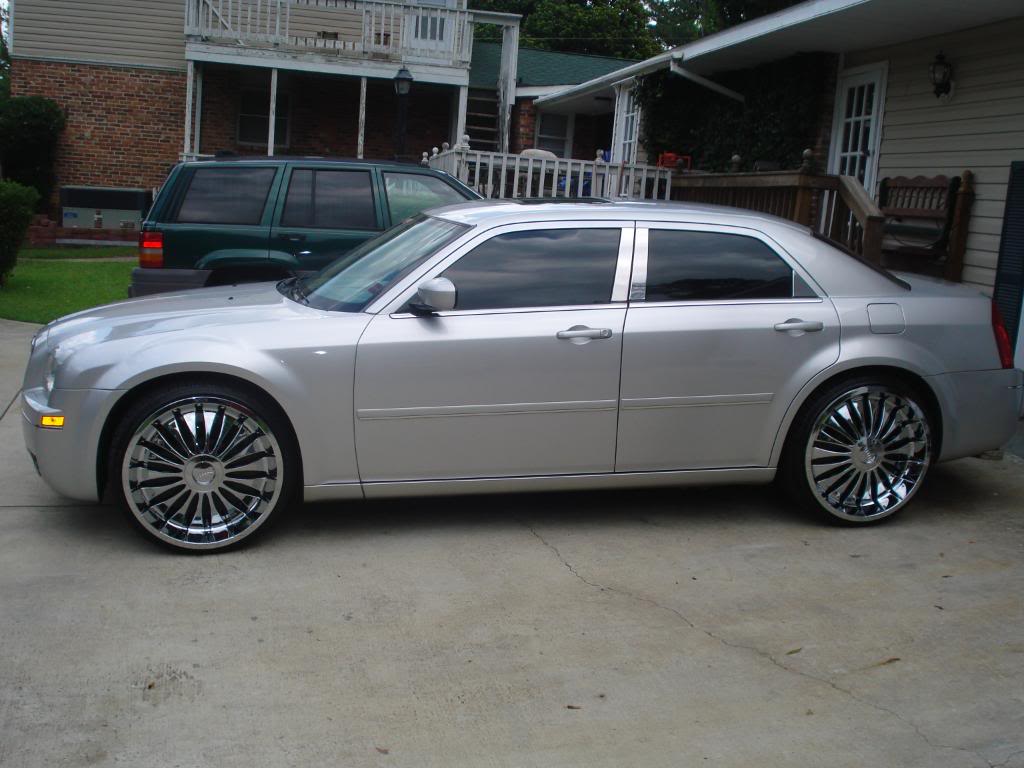 2005 Chrysler 300 photo