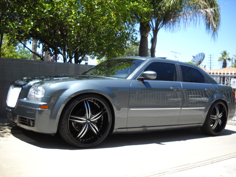 2005 Chrysler 300 photo