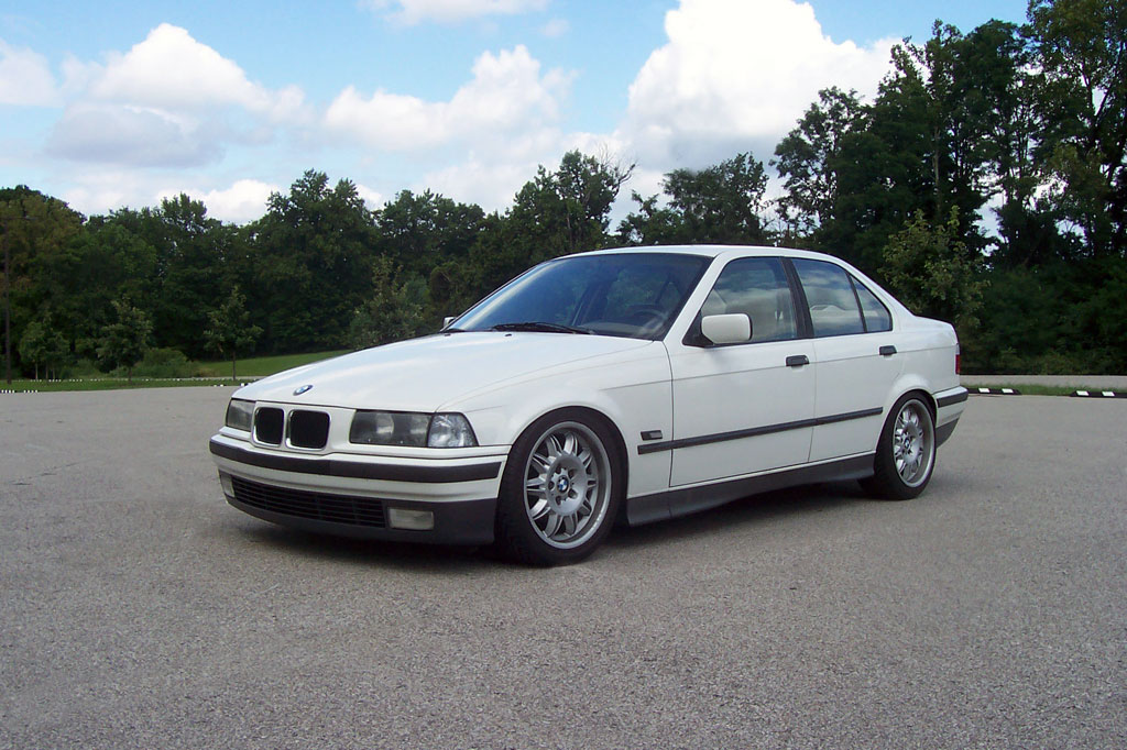 1995 BMW  323 photo