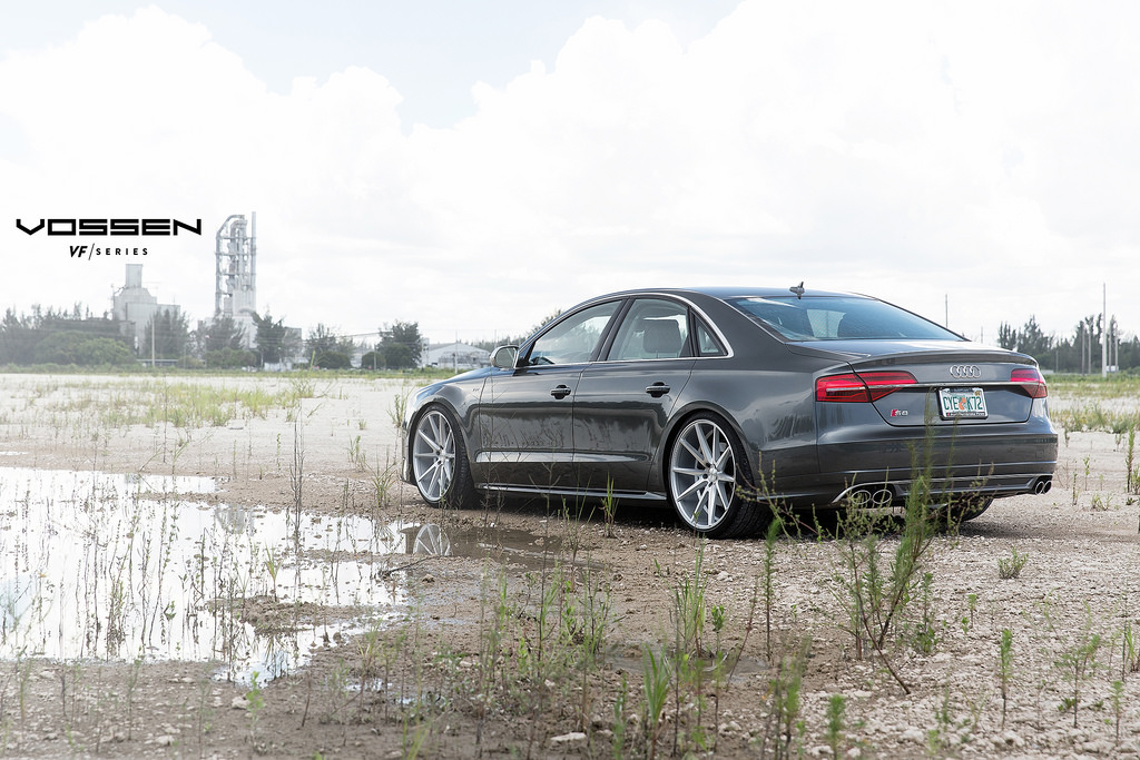 2015 Audi S8 photo