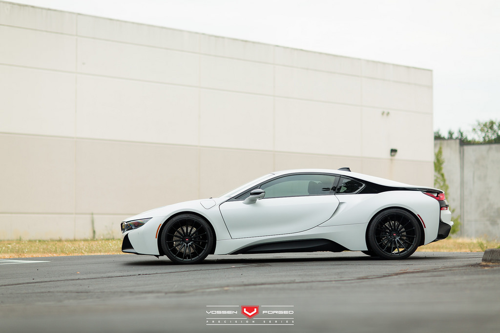 2016 BMW i8 photo
