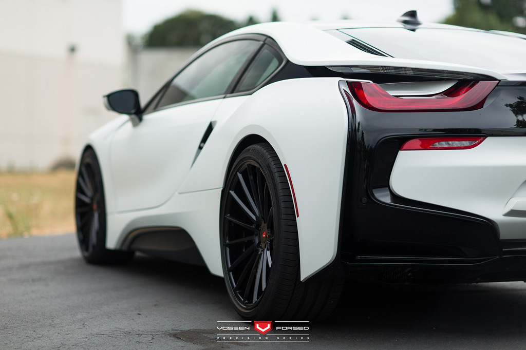 2016 BMW i8 photo