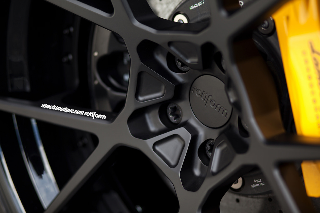 2015 Lamborghini Huracan photo