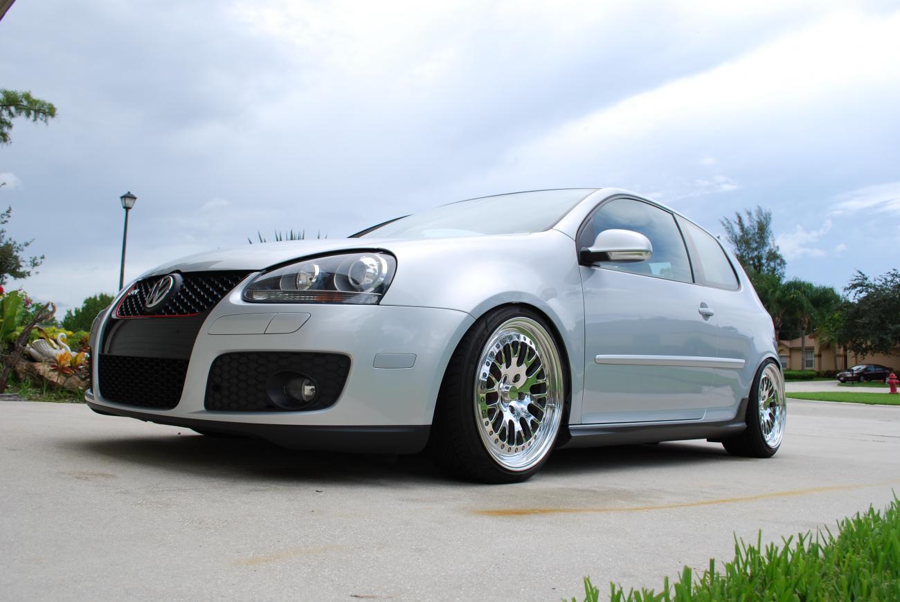 2007 Volkswagen Rabbit photo