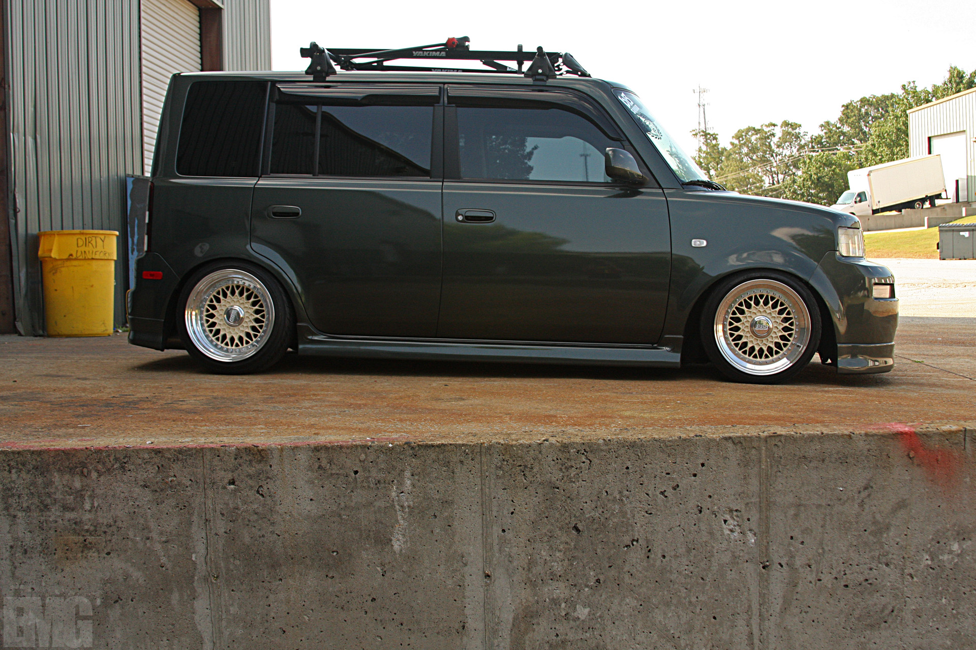 2005 Scion xB photo